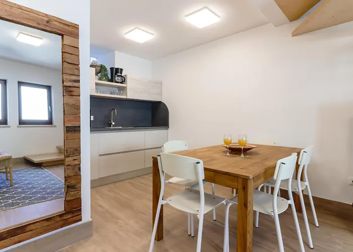 Casanova - Viewpoint Apartmán *
